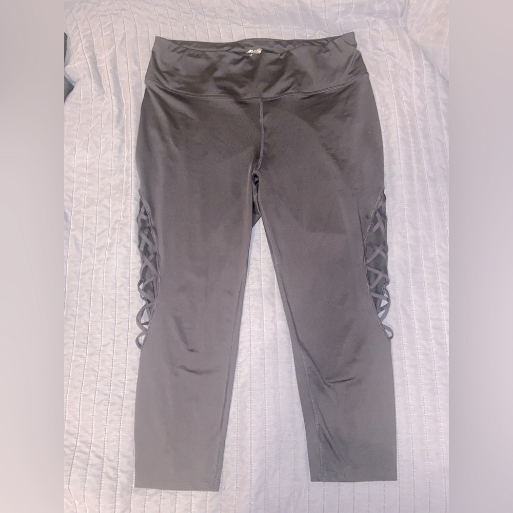 Avia Cropped Open Side Leggings - Size Large